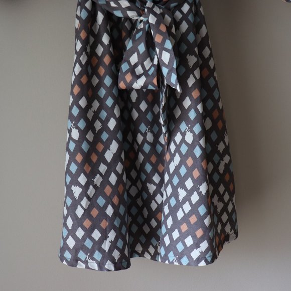 Lo Posh: Knee-length Silk Dress - Picture 6 of 6